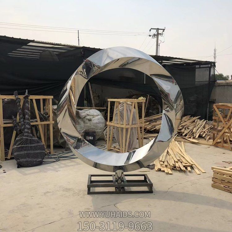 不銹鋼鏡面異性戶外園林圓環雕塑