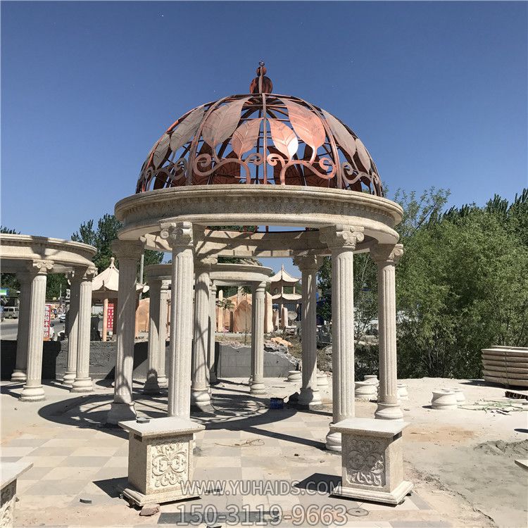 歐式羅馬柱鐵藝樹葉圓頂別墅花園北方?jīng)鐾さ袼?>
                                <h2>歐式羅馬柱鐵藝樹葉圓頂別墅花園北方?jīng)鐾さ袼?參數(shù)說明</h2>
                                                                        <table>
                                      <tr>
                                        <th>產(chǎn)品標(biāo)題</th>
                                        <td>歐式羅馬柱鐵藝樹葉圓頂別墅花園北方?jīng)鐾さ袼?/td>
                                      </tr>
                                      <tr>
                                        <th>發(fā)布時間</th>
                                        <td>2023-06-07 10:40</td>
                                      </tr>
                                      <tr>
                                        <th>價格</th>
                                        <td><span>電話咨詢</td>
                                      </tr>
                                                                              <tr>
                                          <th>雕刻內(nèi)容</th>
                                          <td>涼亭、馬</td>
                                        </tr>
                                                                          </table>
                                <h2>歐式羅馬柱鐵藝樹葉圓頂別墅花園北方?jīng)鐾さ袼?詳細(xì)說明</h2>
                                <p>玉海雕塑是一家綜合性的雕塑公司，擁有多款歐式羅馬柱鐵藝樹葉圓頂別墅花園北方?jīng)鐾さ袼苣Ｐ停杉庸ざㄖ贫喾N歐式羅馬柱鐵藝樹葉圓頂別墅花園北方?jīng)鐾さ袼埽С植馁|(zhì)、樣式、風(fēng)格、尺寸大小等方面的調(diào)整修改定制。我們所加工制作的歐式羅馬柱鐵藝樹葉圓頂別墅花園北方?jīng)鐾さ袼苜|(zhì)優(yōu)價廉，遍布全國多個省市地區(qū)，想要了解更多案例圖片，請電話或微信咨詢。材質(zhì)、大小、樣式等都可以按需定制，還可根據(jù)您提供給的歐式羅馬柱鐵藝樹葉圓頂別墅花園北方?jīng)鐾さ袼軜訄D進(jìn)行制作！如有相關(guān)需求，歡迎致電（微信同號）：<span>150-3119-9663</span></p>
                                                                <div   class=