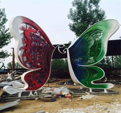 卡通玻璃鋼農場蝴蝶雕塑