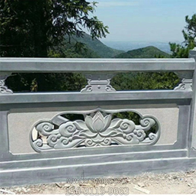 景點(diǎn)戶外安裝青石鏤空浮雕荷花防護(hù)欄桿雕塑