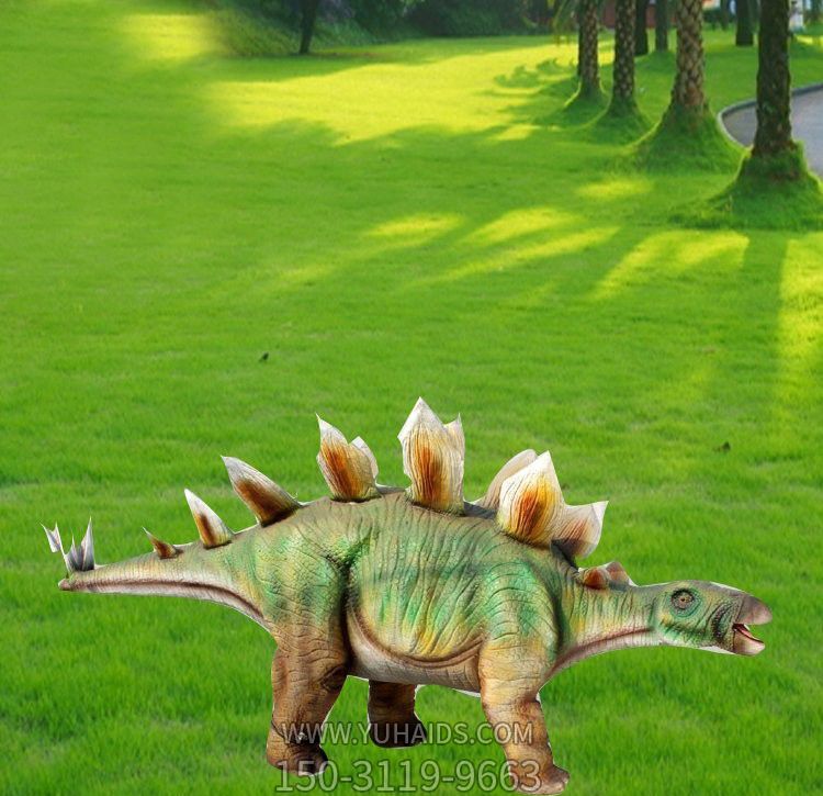 景區草坪玻璃鋼大型仿真動物恐龍雕塑