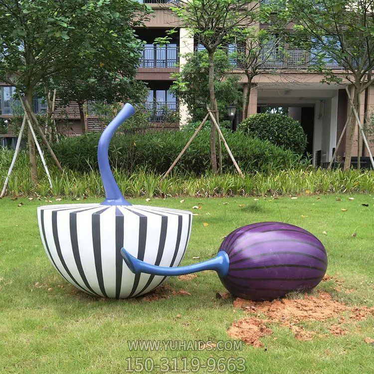 小區園林玻璃鋼創意雕塑小品