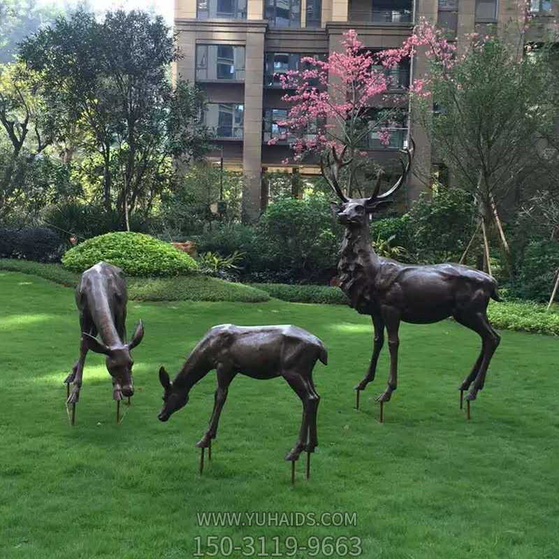 不銹鋼仿銅戶外景區梅花鹿雕塑