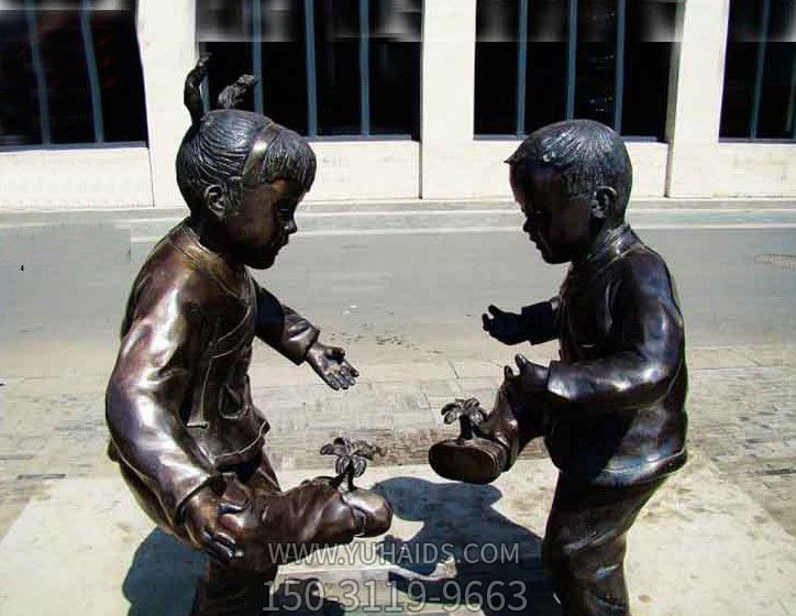 公園創意玻璃鋼兒童斗雞雕塑