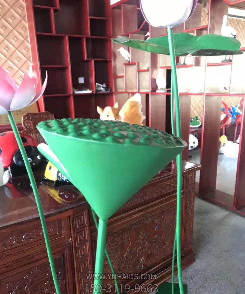 公園景區創意不銹鋼彩繪荷花雕塑