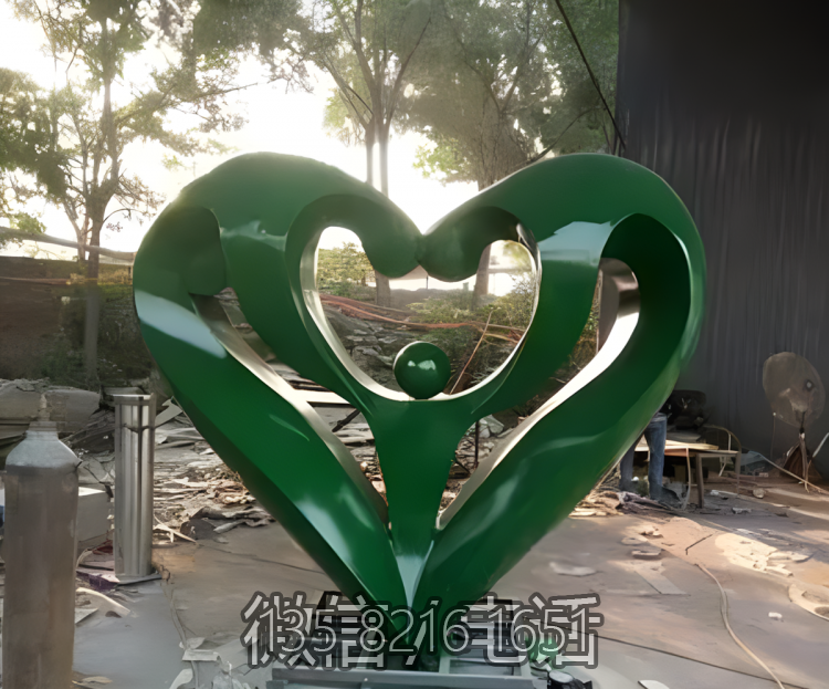 一家三口不銹鋼抽象人物愛心雕塑