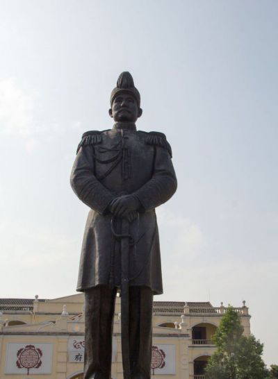 大型戶外商場擺放偉人孫中山青銅雕塑
