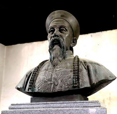 名人景觀玻璃鋼仿銅半身像曾國(guó)藩雕塑