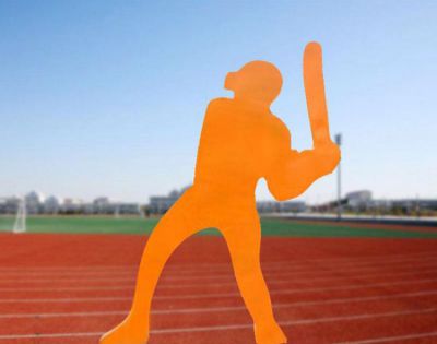 校園廣場(chǎng)不銹鋼剪影抽象打棒球的抽象人物雕塑