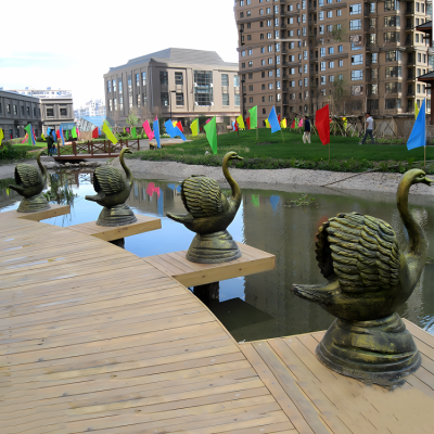 小區(qū)景觀水景擺件玻璃鋼仿銅 吐水噴水動(dòng)物天鵝雕塑