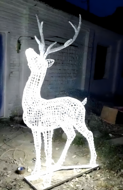 戶外公園美陳裝飾動物擺件不銹鋼編織工藝發光梅花鹿雕塑
