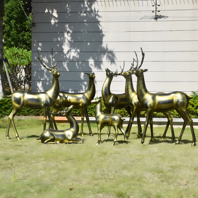酒店草坪裝飾動物擺件玻璃鋼仿銅組合小品梅花鹿雕塑