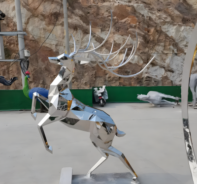 不銹鋼動物擺件景區戶外定制塊面動物擺件梅花鹿雕塑
