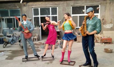 玻璃鋼仿真演奏人物雕塑 公園景觀雕塑